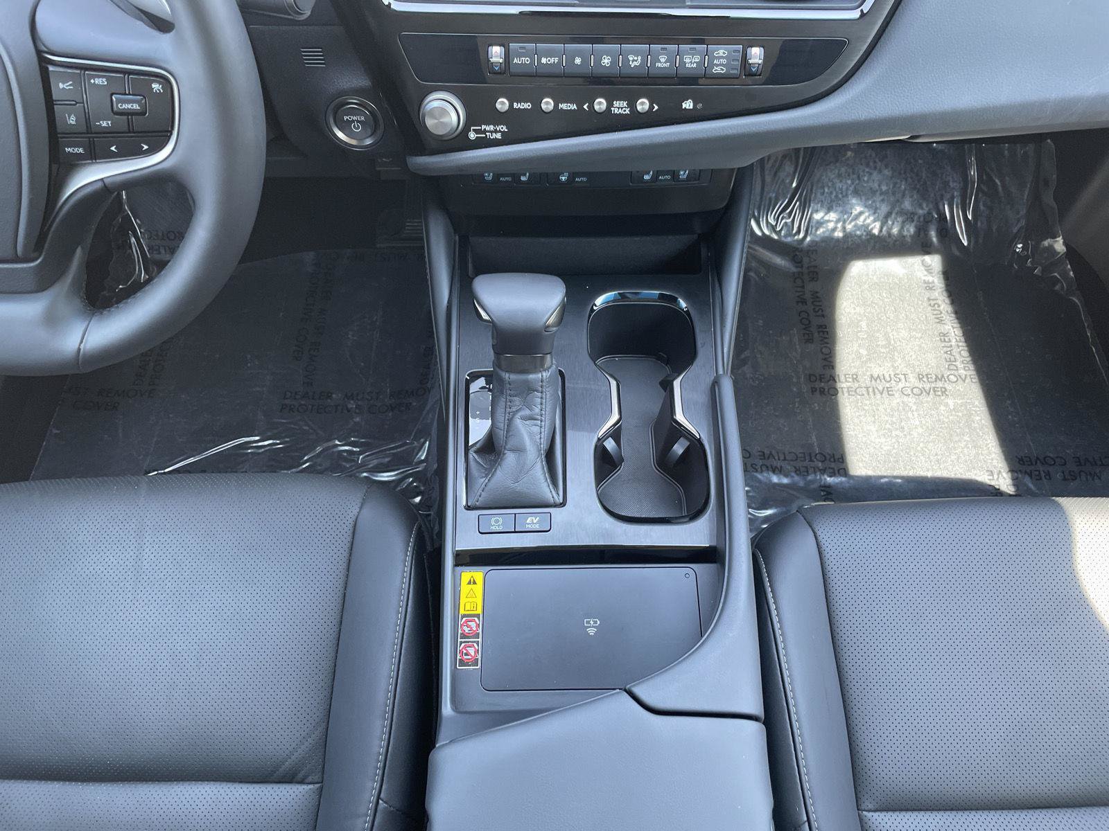 Used 2025 Lexus ES 300h w/ Premium Package FWD image 30