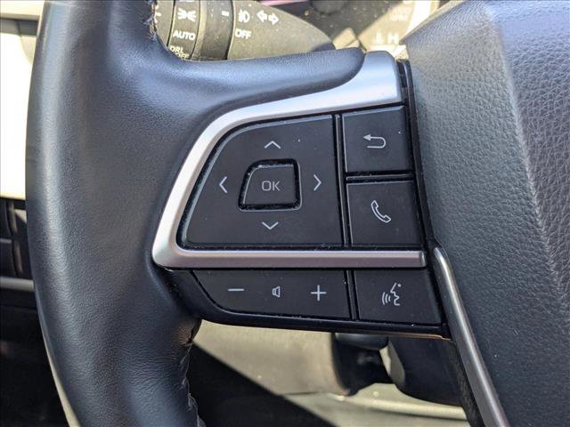 Used 2024 Toyota Highlander LE FWD image 4