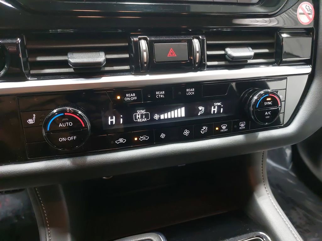 Used 2025 Nissan Pathfinder SV image 22