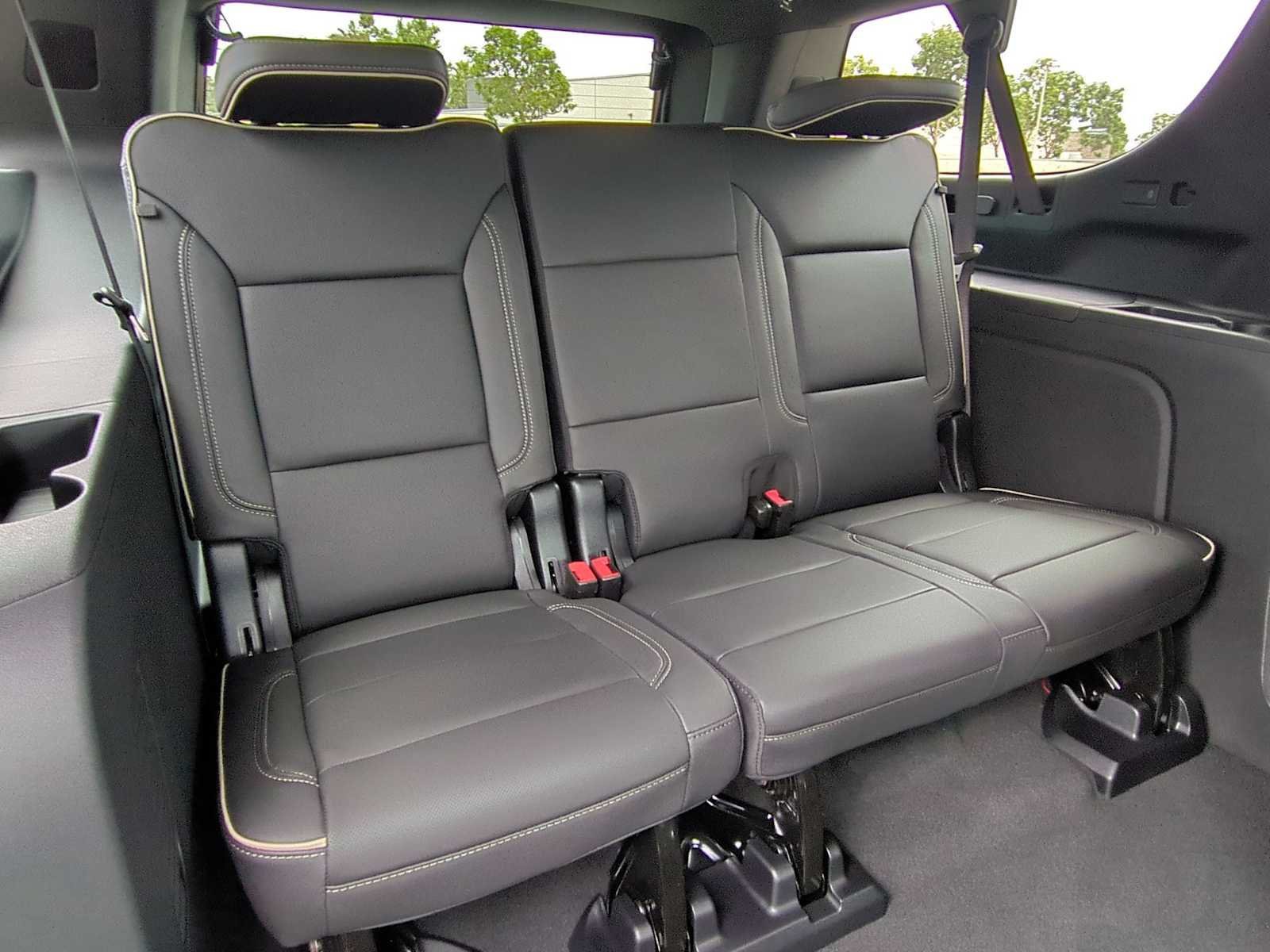 New 2026 Chevrolet Suburban Premier AWD/4WD image 26