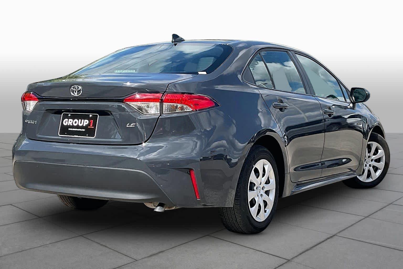 Used 2025 Toyota Corolla LE FWD image 13