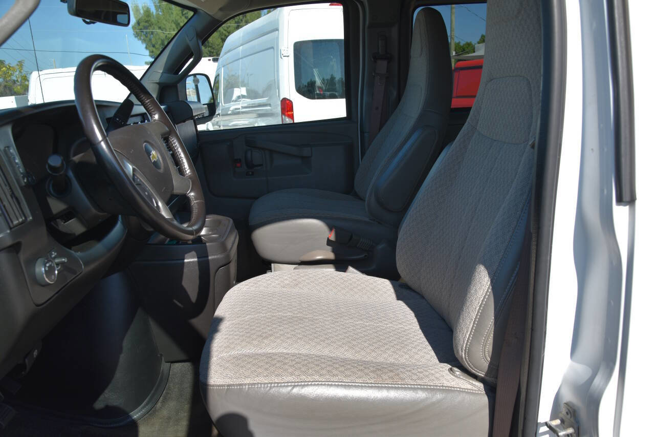 Used 2017 Chevrolet Express 3500 LT w/ LT Preferred Equipment Group RWD image 12