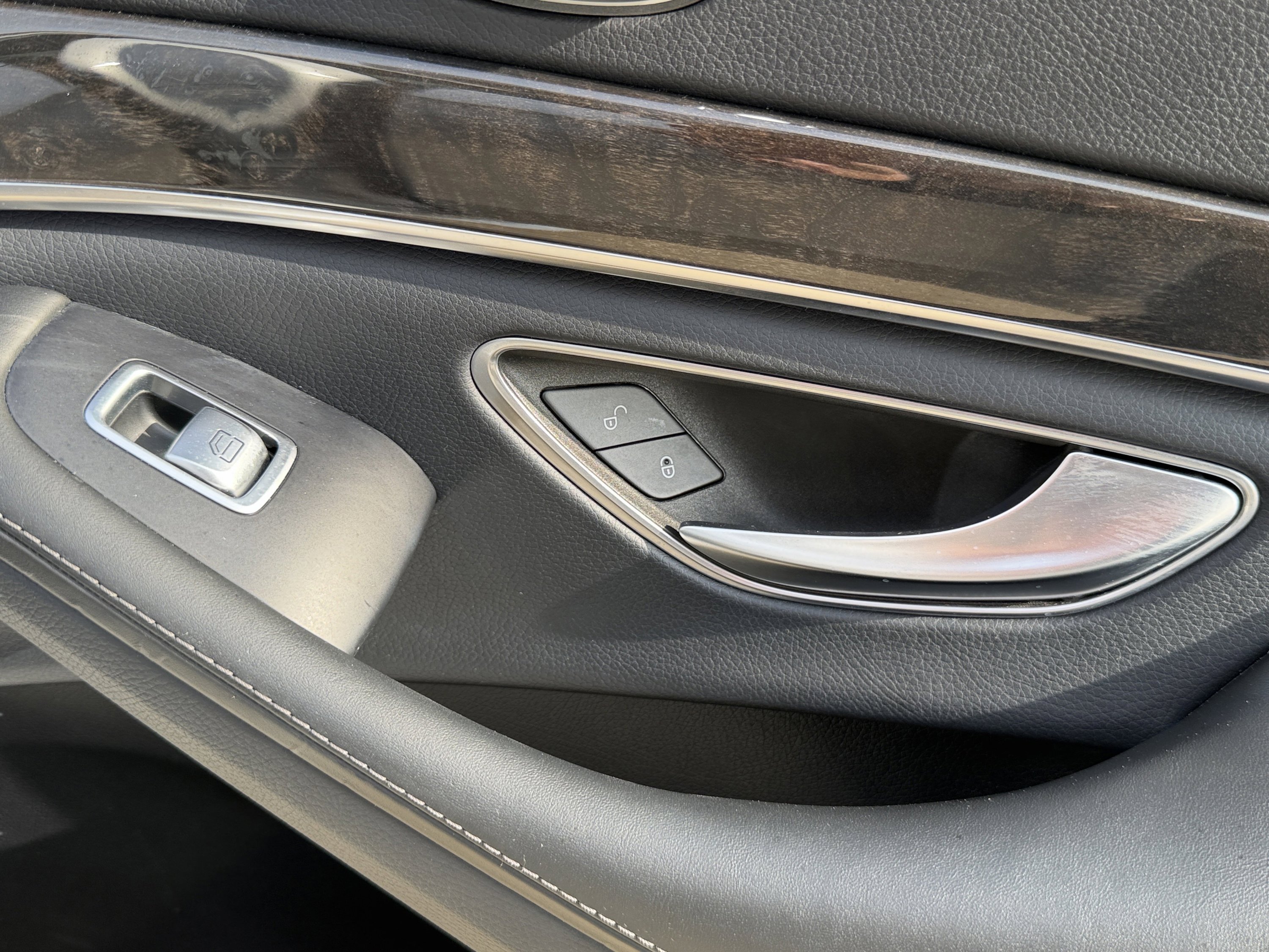 Used 2016 Mercedes-Benz S 550 Sedan image 57