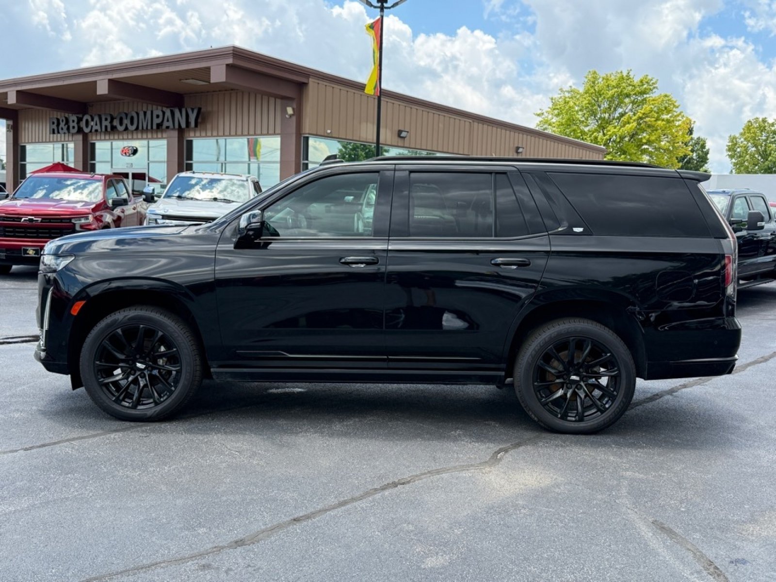 Used 2022 Cadillac Escalade Sport Platinum w/ LPO, ONYX Package AWD/4WD image 5