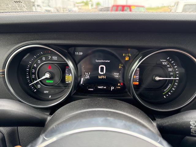 Used 2023 Jeep Wrangler Unlimited Sahara AWD/4WD image 17