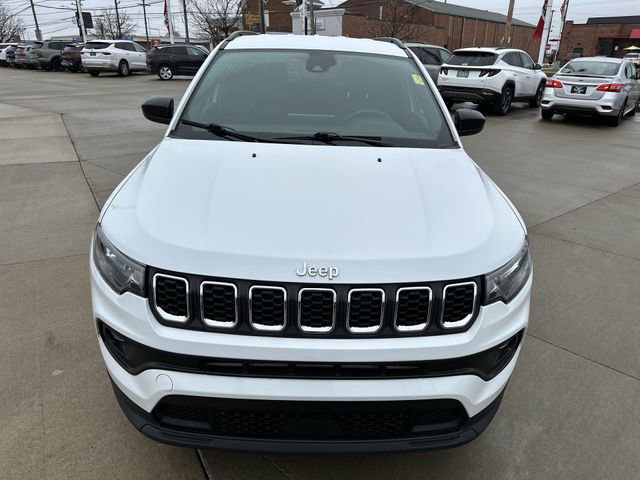 Used 2024 Jeep Compass Latitude image 32