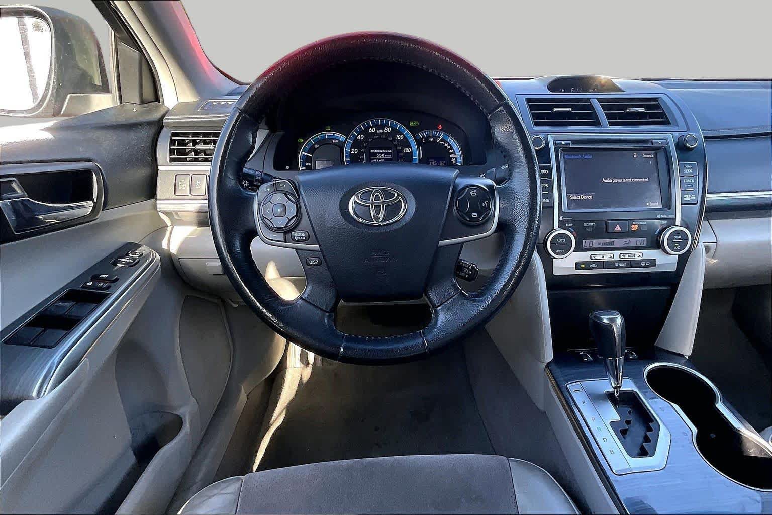 Used 2014 Toyota Camry XLE w/ Leather Package FWD image 5