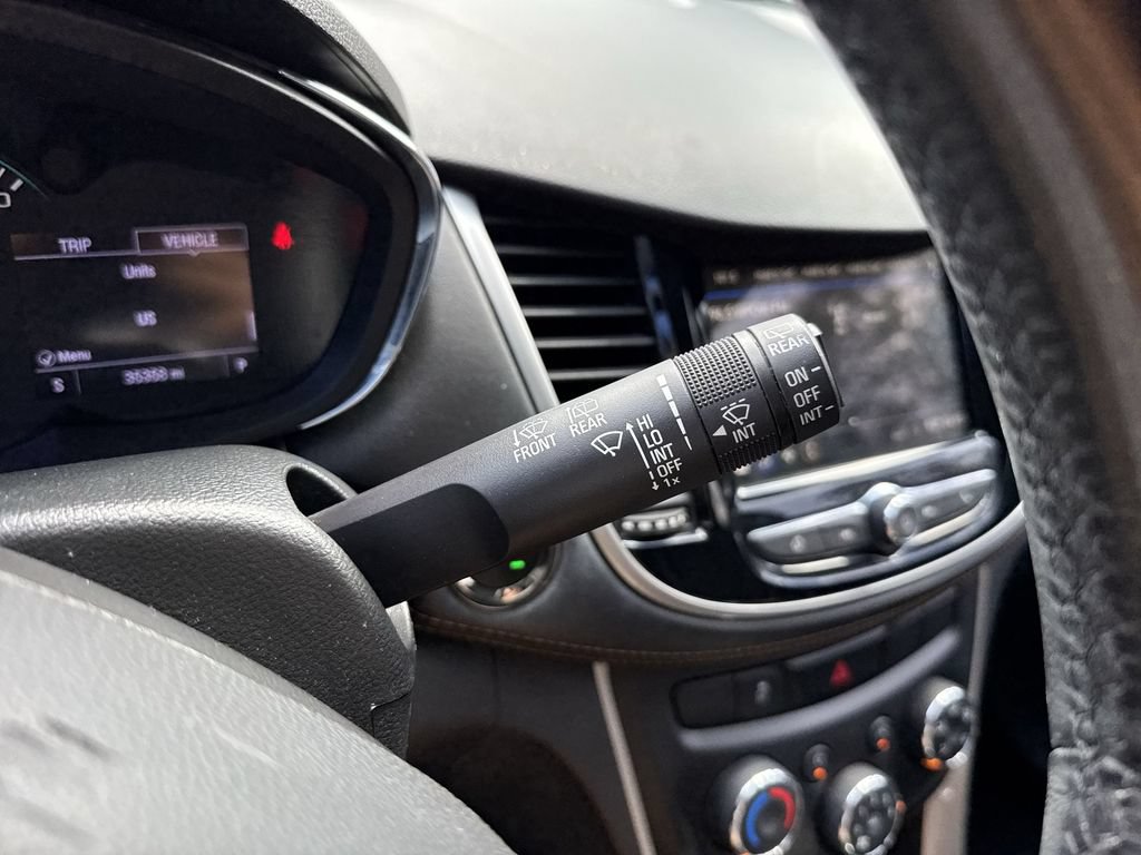 Used 2019 Chevrolet Trax LT w/ LT Convenience Package FWD image 53