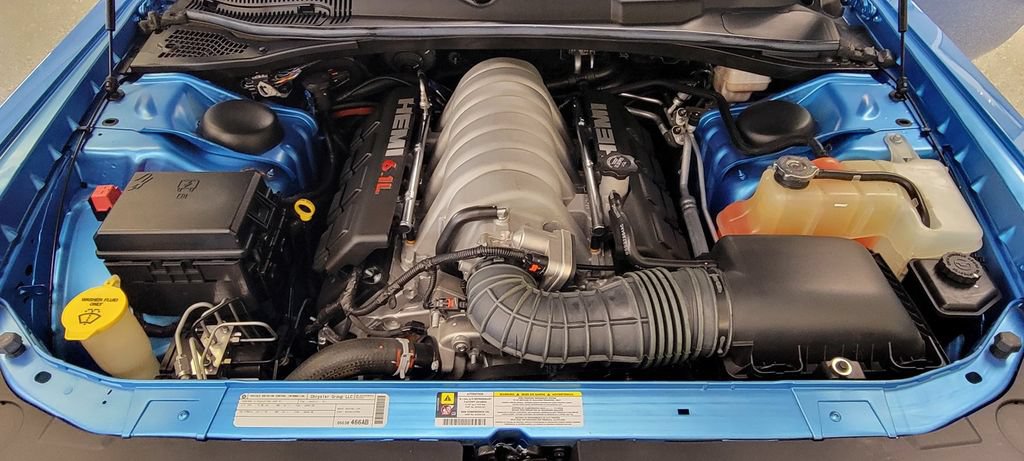 Used 2009 Dodge Challenger SRT8 w/ SRT Option Group II RWD image 10