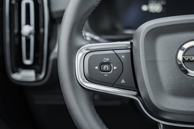 New 2026 Volvo EX40 Plus w/ Climate Package image 28