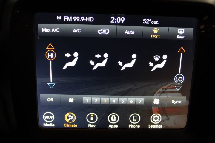 Used 2023 Jeep Renegade Latitude image 41