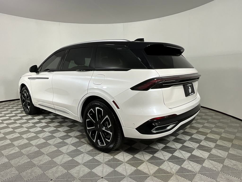 Certified 2024 Lincoln Nautilus Reserve AWD/4WD image 3