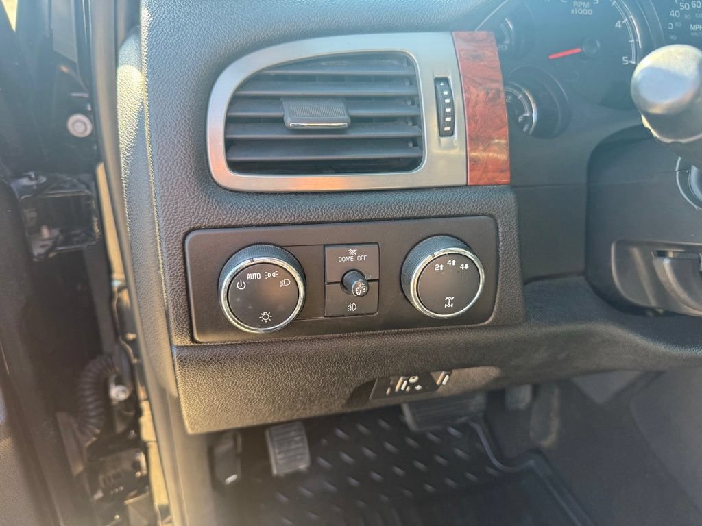 Used 2008 Chevrolet Silverado 3500 LTZ AWD/4WD image 11