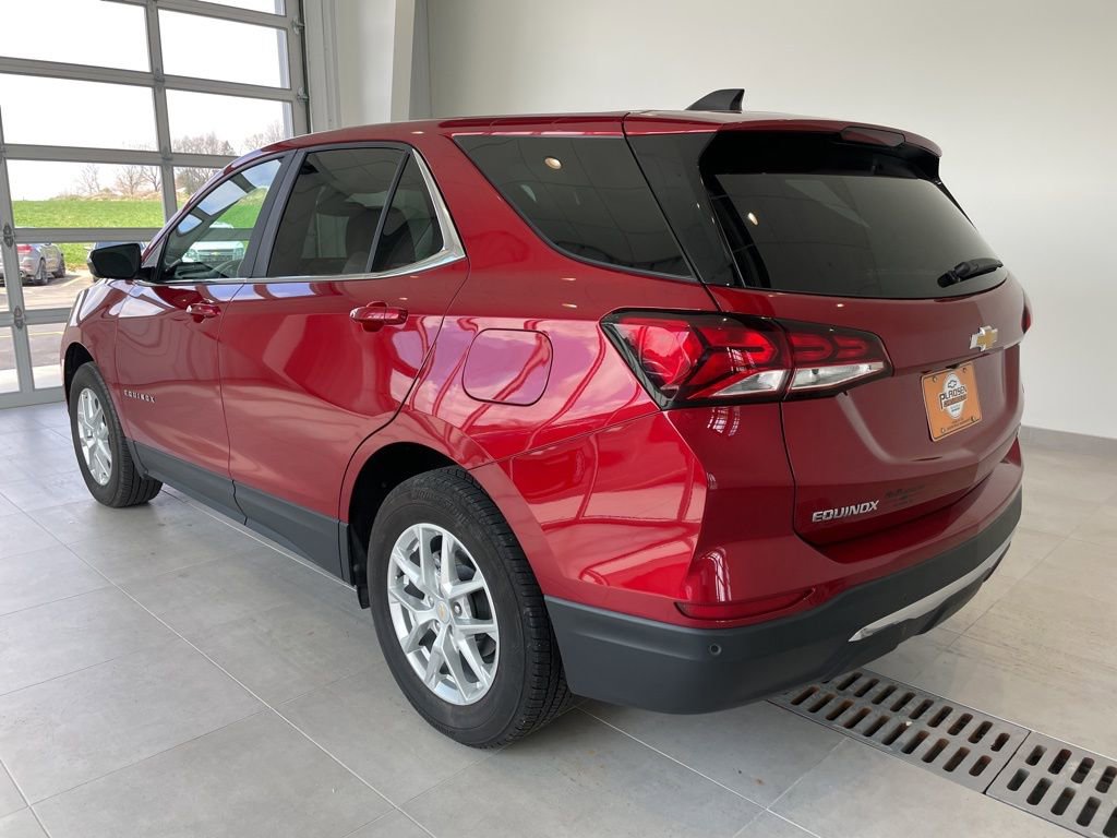 Used 2022 Chevrolet Equinox LT image 2