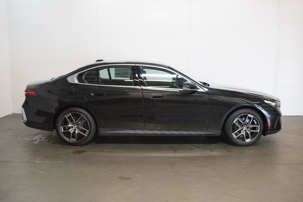 New 2026 BMW 530i xDrive image 3