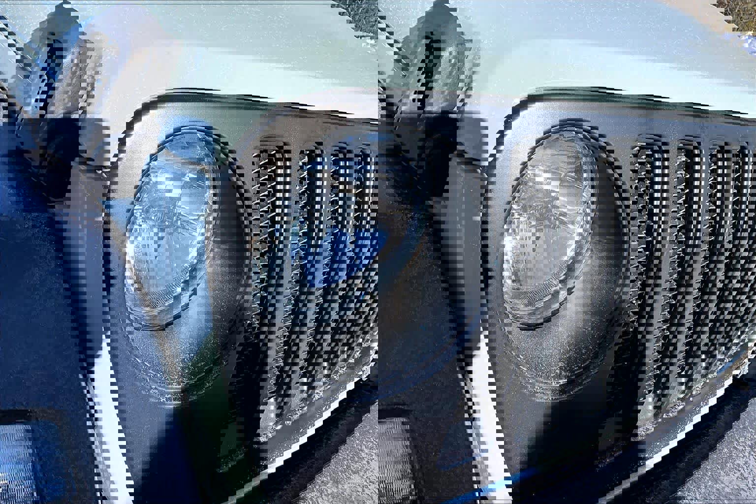 Used 2023 Jeep Wrangler Sport image 26