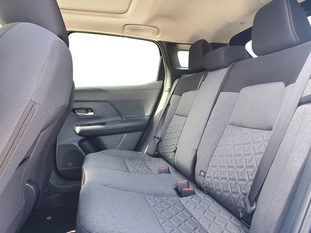 New 2025 Nissan Kicks SV w/ SV Premium Package AWD/4WD image 11