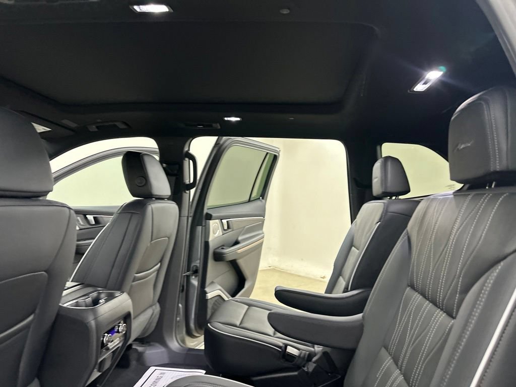 New 2026 Buick Enclave Avenir w/ Super Cruise Package AWD/4WD image 32