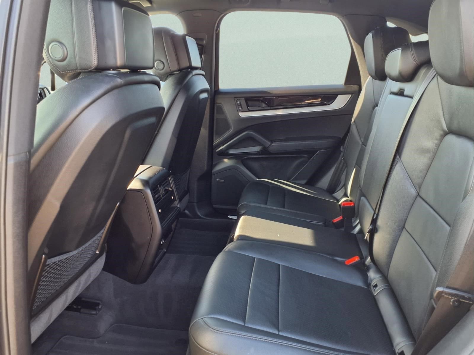 Used 2025 Porsche Cayenne image 11