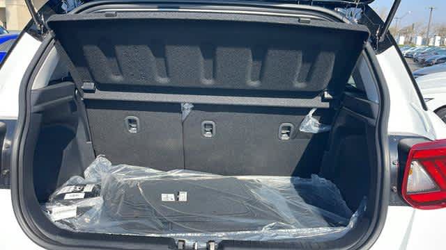 Used 2025 Hyundai Venue Limited FWD image 22