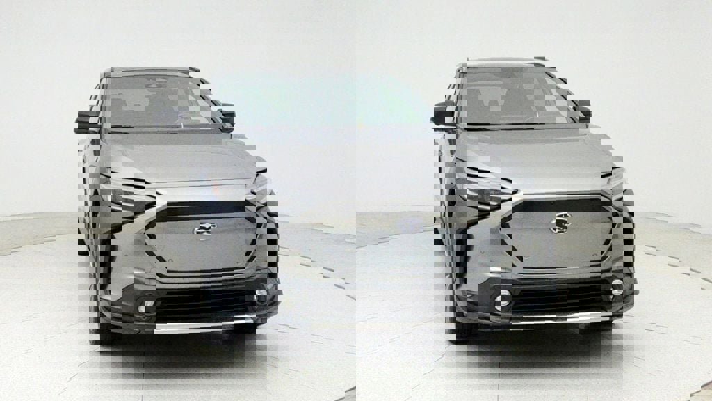 Used 2023 Subaru Solterra AWD image 2