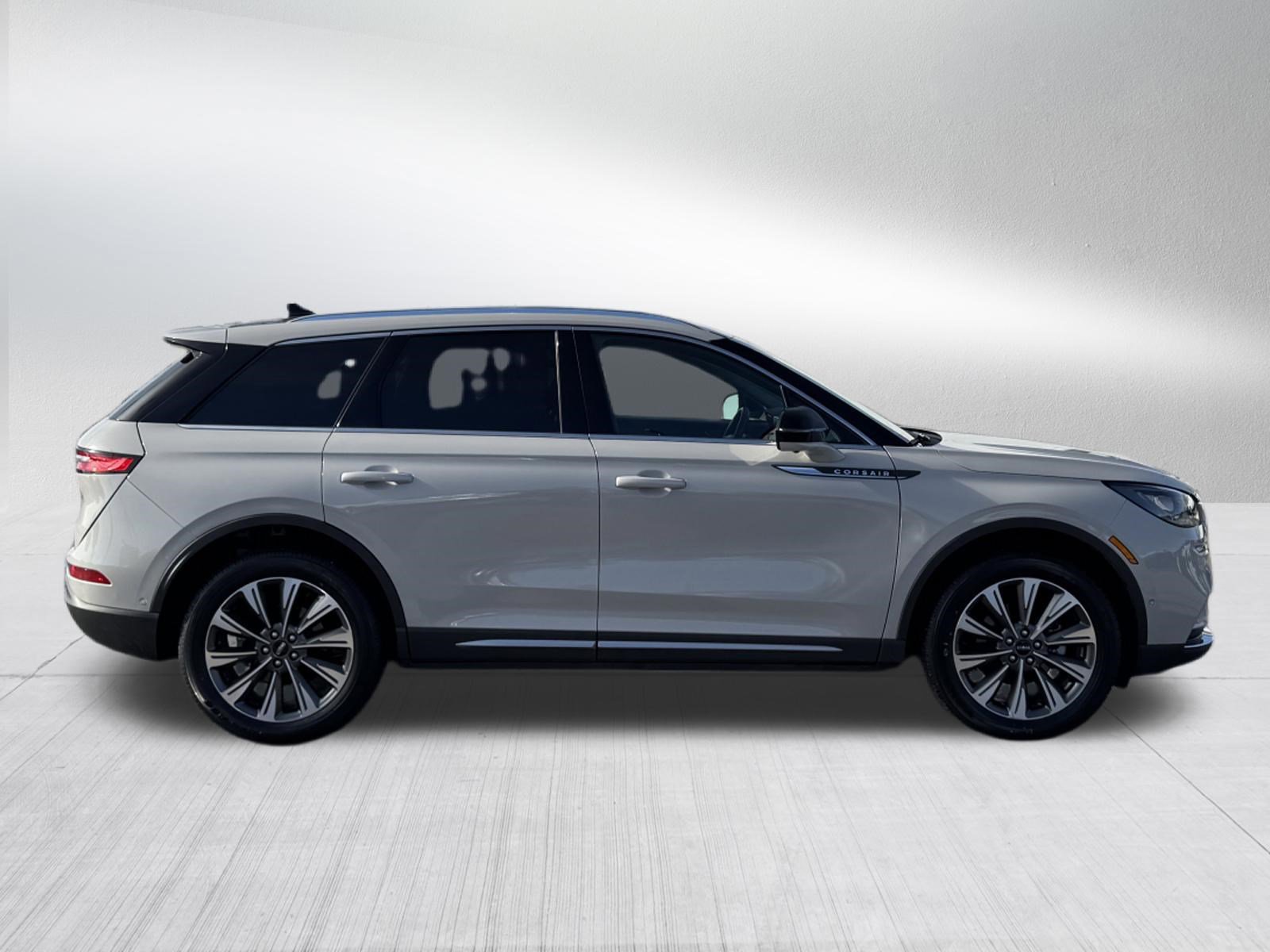 Used 2022 Lincoln Corsair Reserve w/ Luxury Package image 8