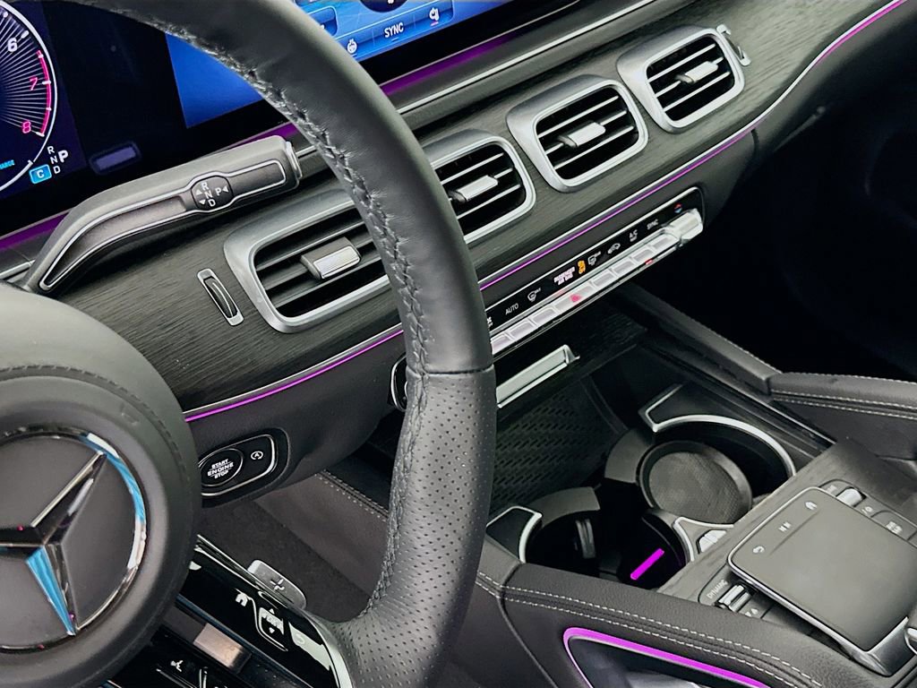 Used 2025 Mercedes-Benz GLS 450 4MATIC image 17