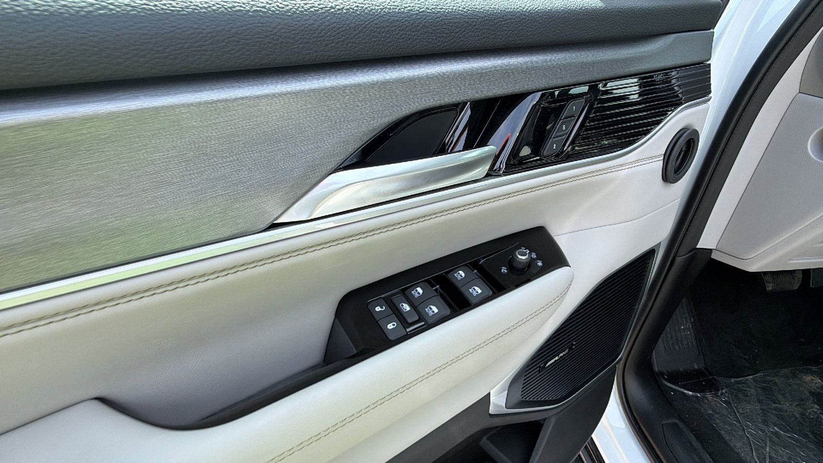 New 2026 Jeep Grand Wagoneer L 4WD image 14