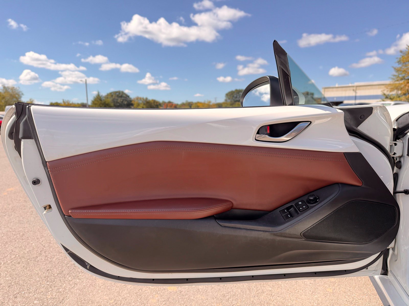 Used 2018 MAZDA MX-5 Miata RF Grand Touring RWD image 24