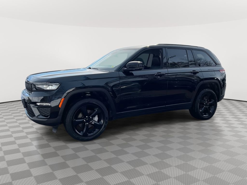 Certified 2024 Jeep Grand Cherokee Limited w/ Black Appearance Package image 6