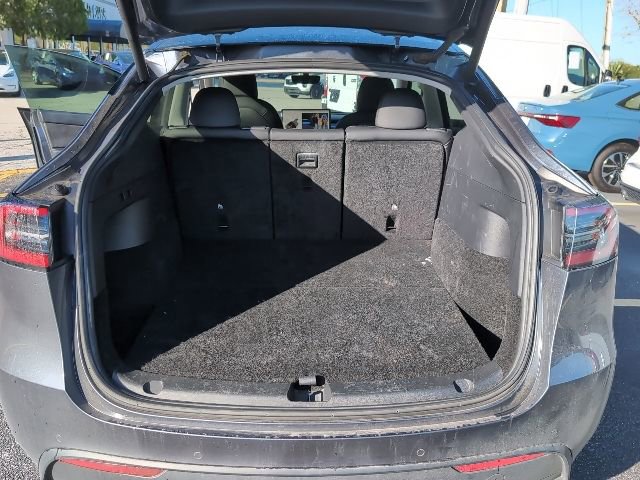 Used 2022 Tesla Model Y Long Range image 24