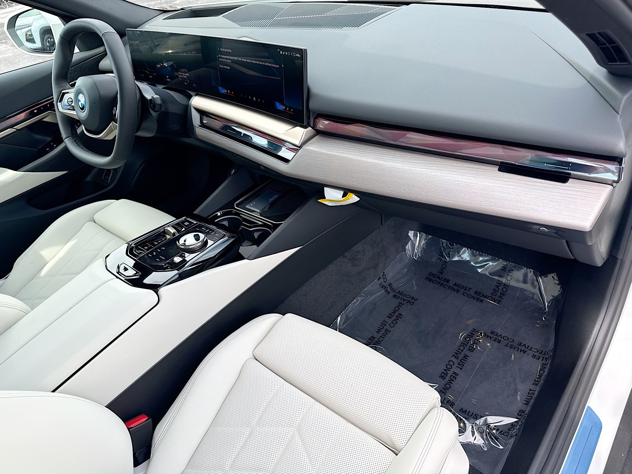 New 2027 BMW i5 xDrive40 AWD/4WD image 13