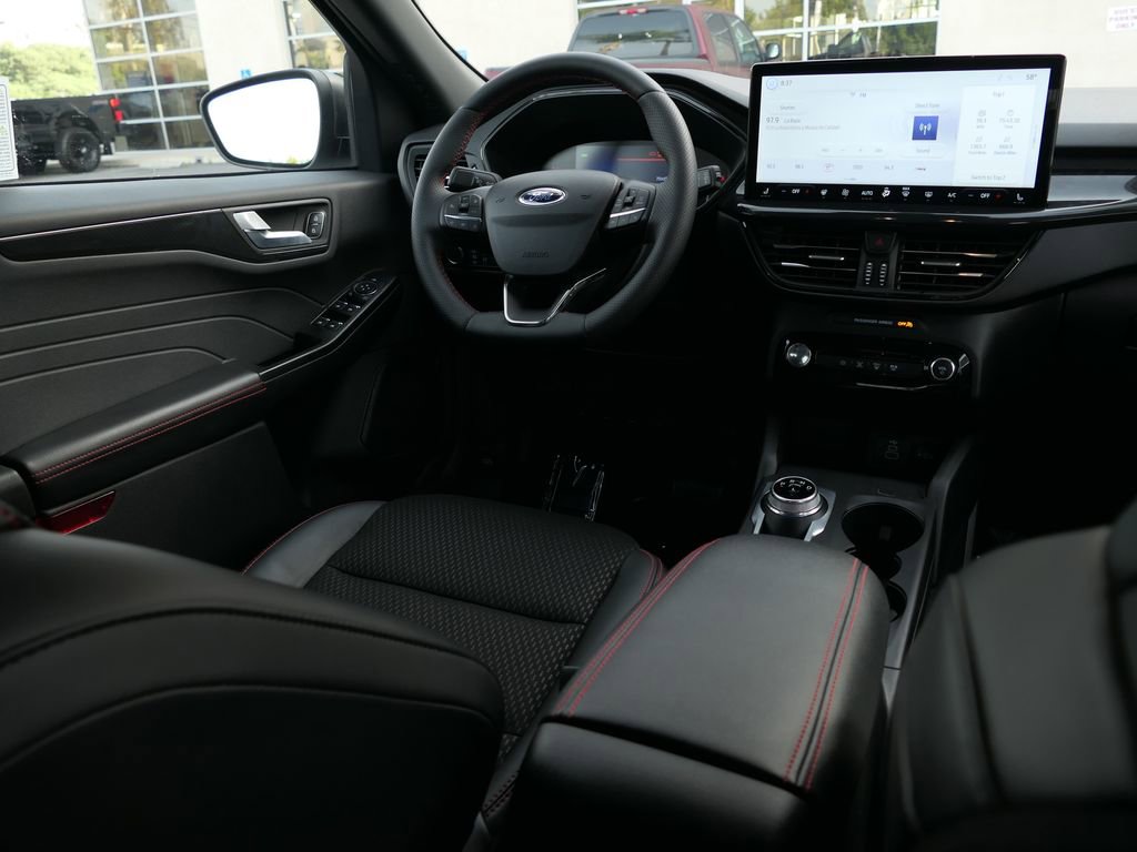 Used 2025 Ford Escape ST-Line w/ Equipment Group 301A image 26