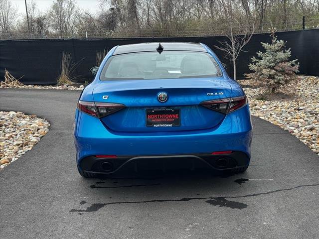 New 2025 Alfa Romeo Giulia AWD w/ Veloce Package AWD image 4