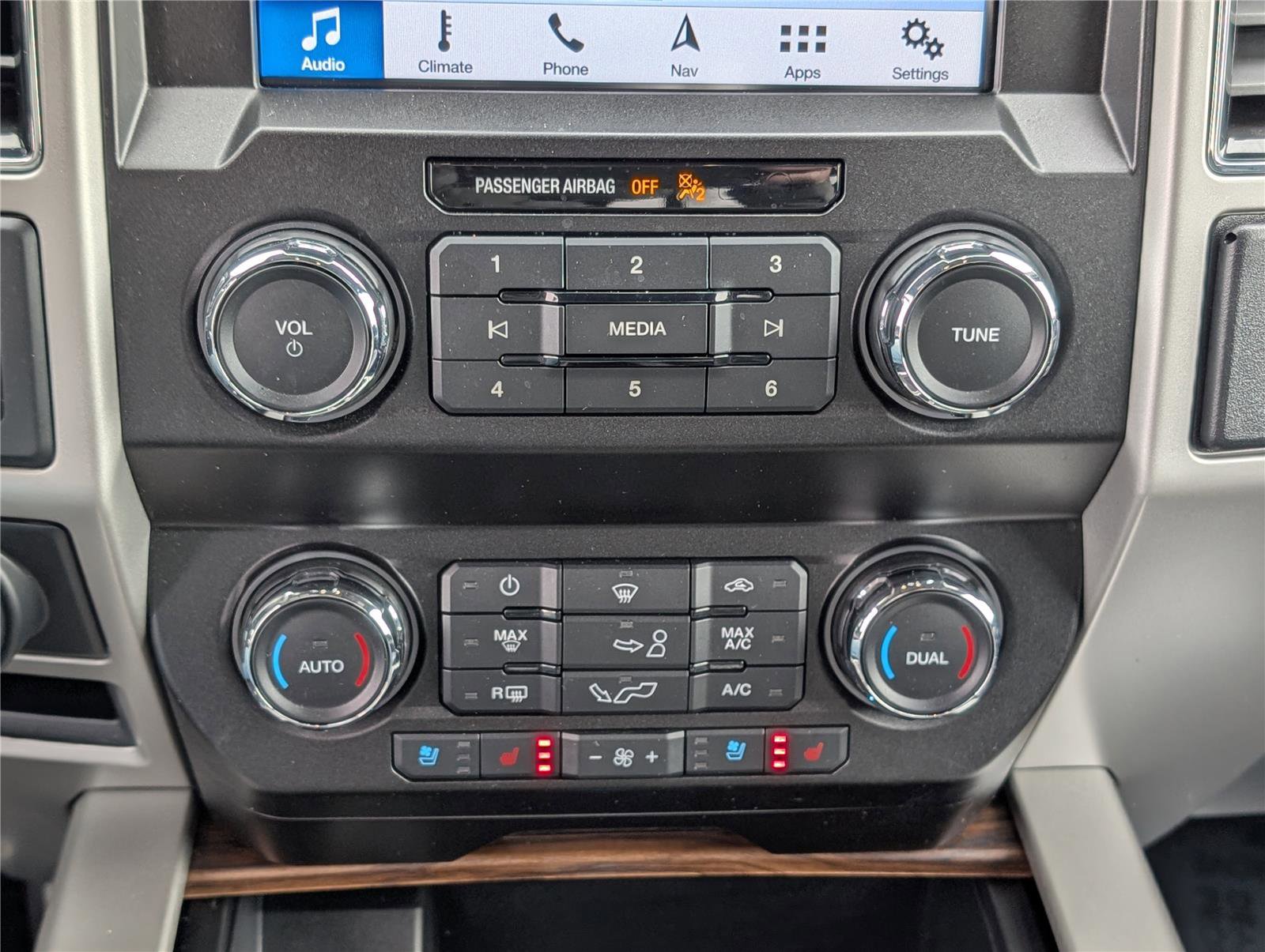 Used 2019 Ford F150 Lariat image 26