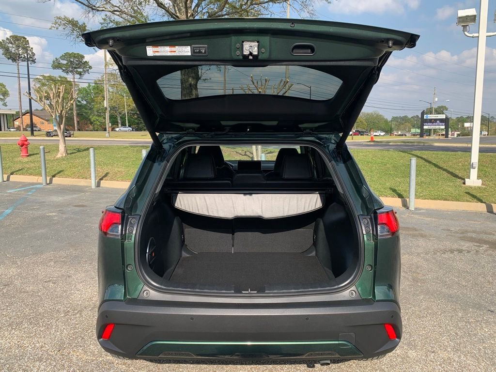 Used 2023 Toyota Corolla Cross XLE w/ Convenience Package image 8