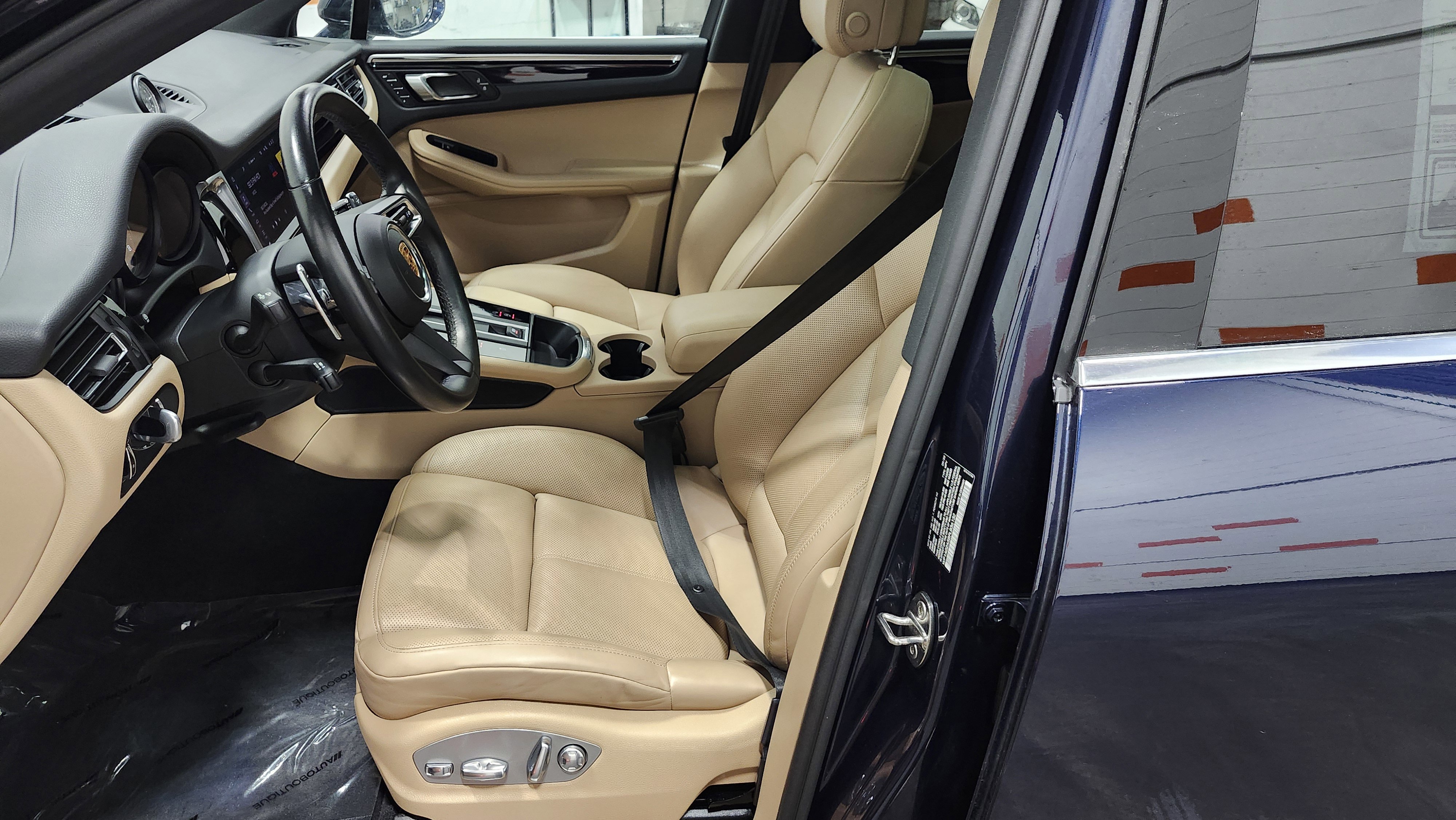 Used 2023 Porsche Macan S image 26