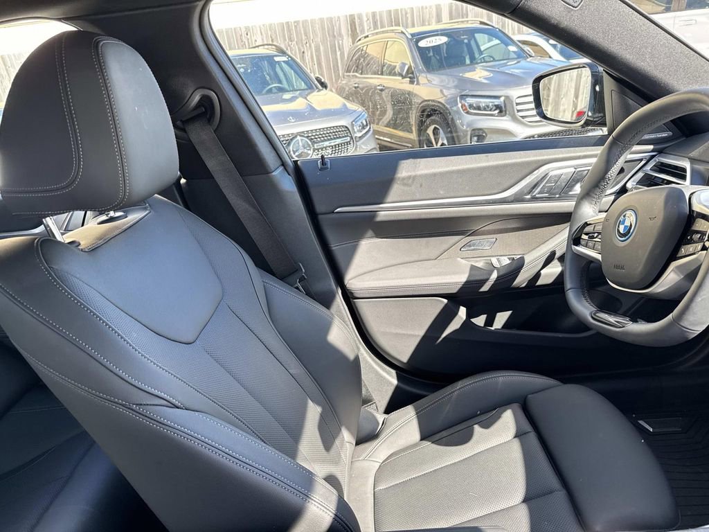 Used 2025 BMW i4 xDrive40i image 11