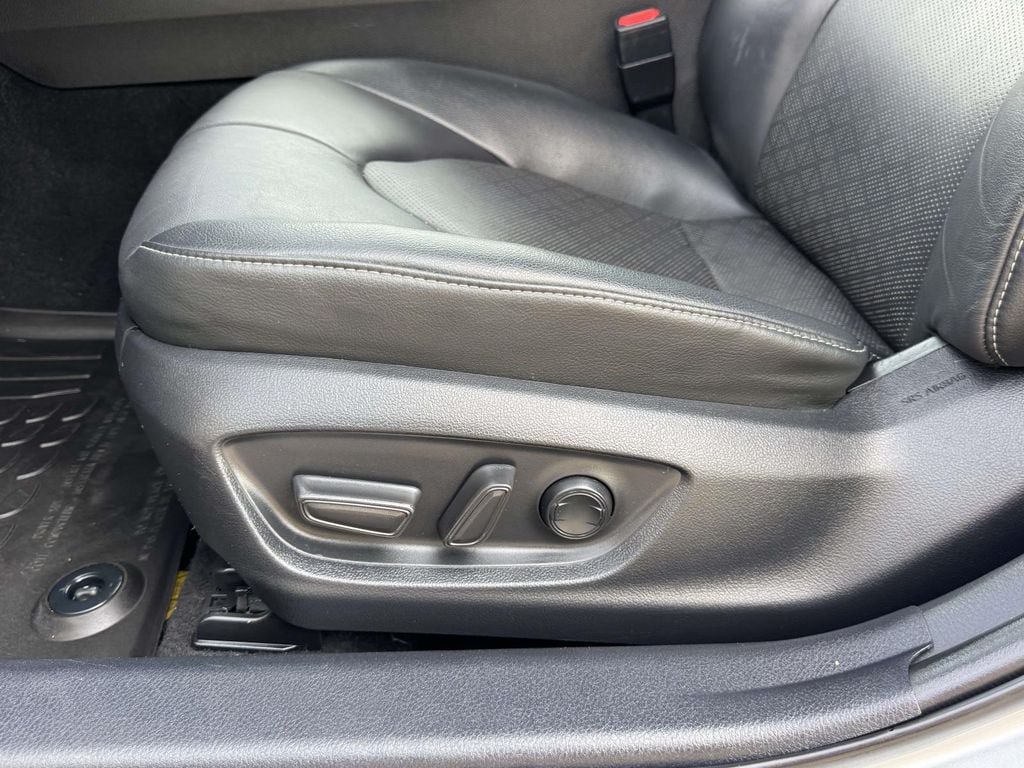 Used 2023 Toyota Camry XSE AWD/4WD image 19