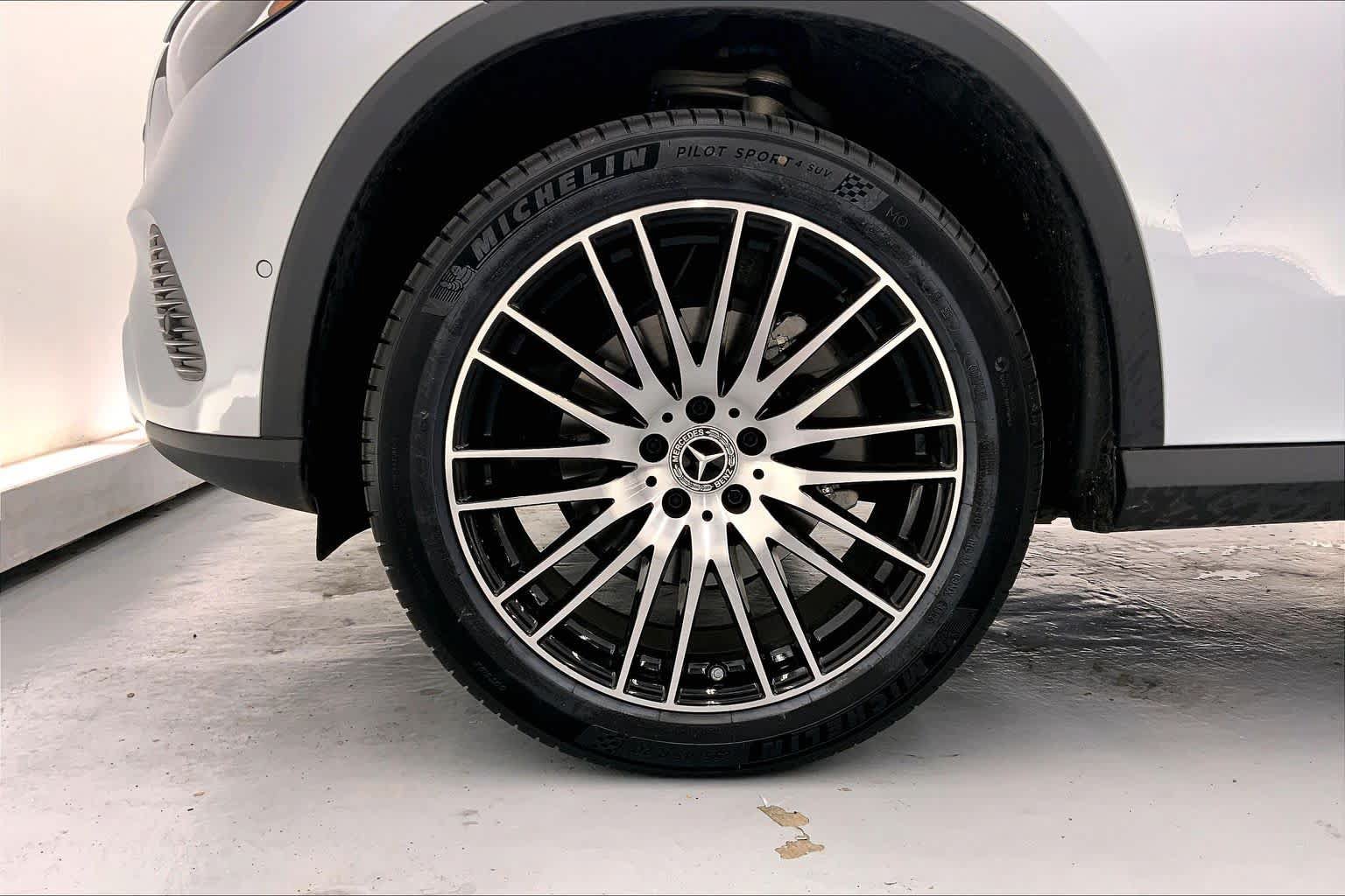 Used 2026 Mercedes-Benz GLC 300 image 8