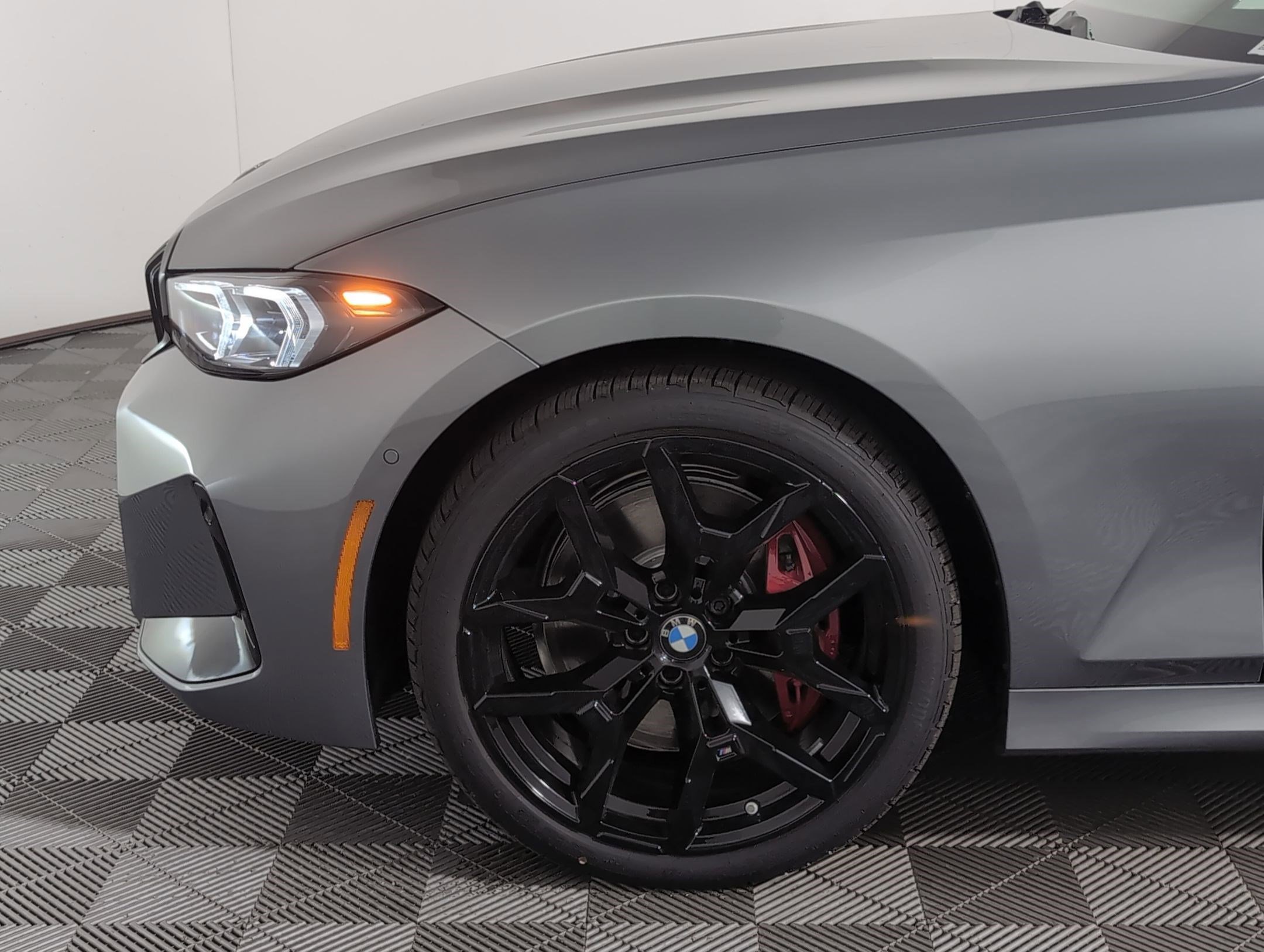 Used 2026 BMW 330i Sedan w/ M Sport Package image 9