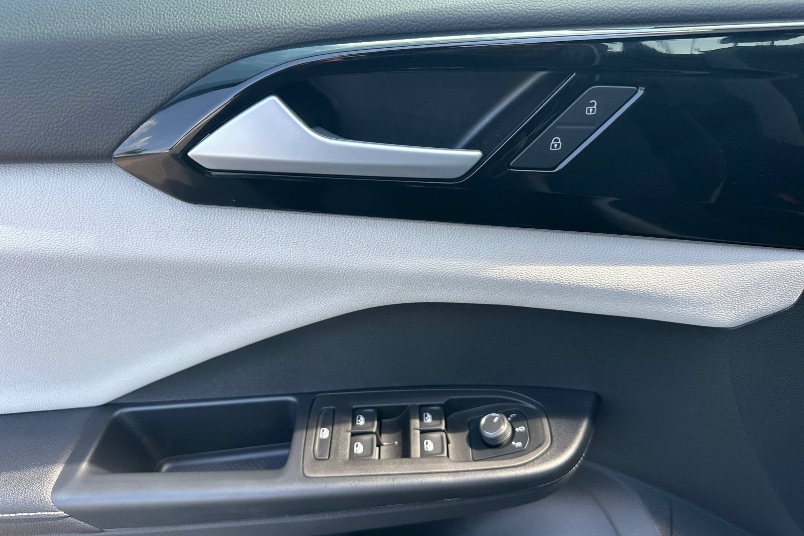 New 2026 Volkswagen Taos S FWD image 9