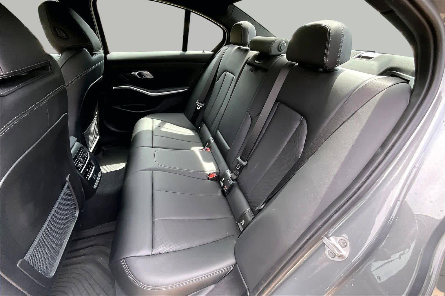 Used 2023 BMW 330i Sedan w/ Convenience Package RWD image 19