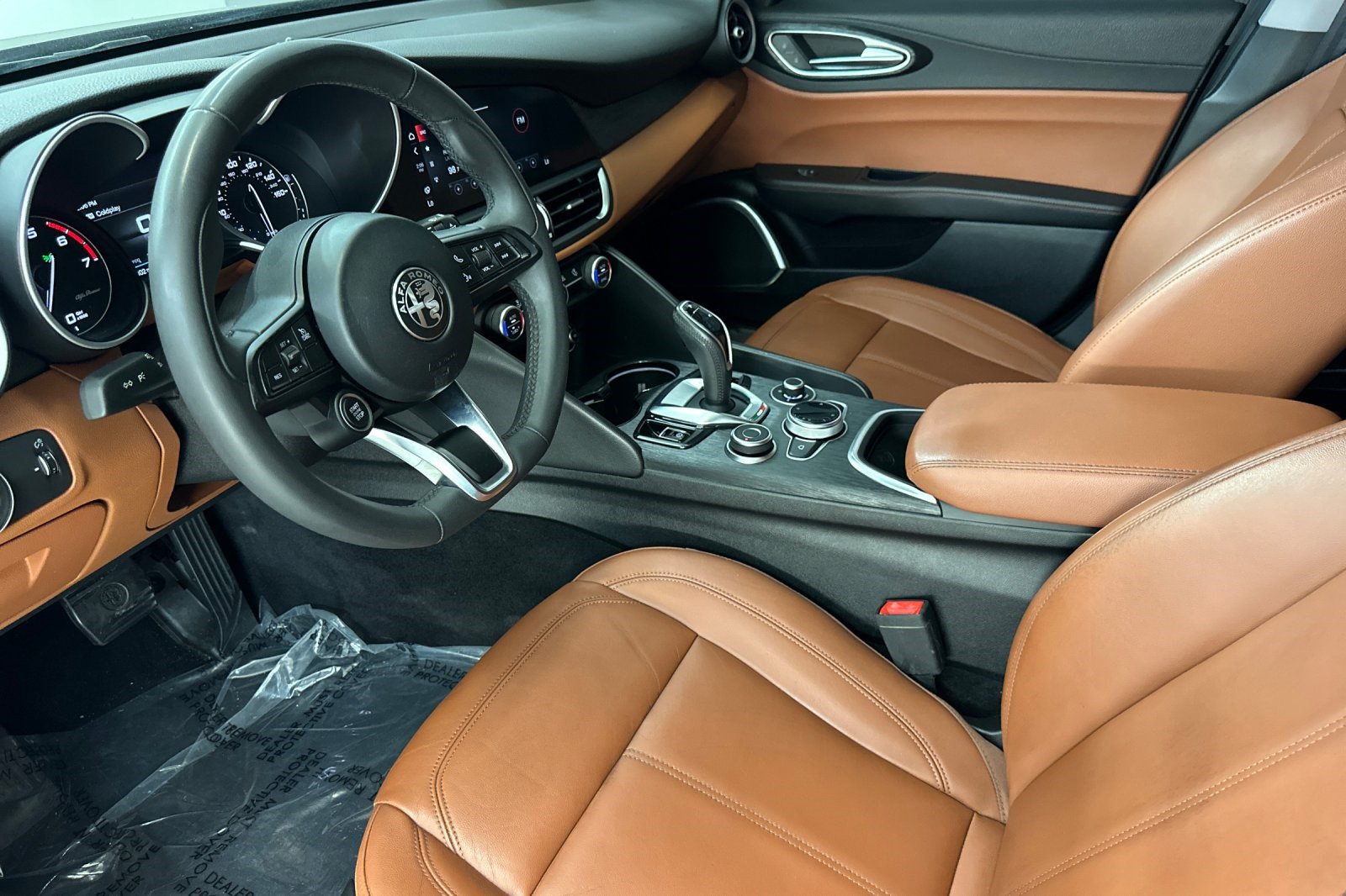 Used 2020 Alfa Romeo Giulia RWD image 4