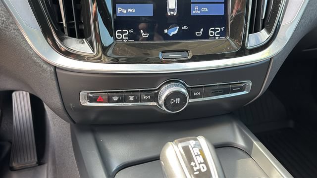 Used 2020 Volvo S60 T6 Momentum AWD/4WD image 17