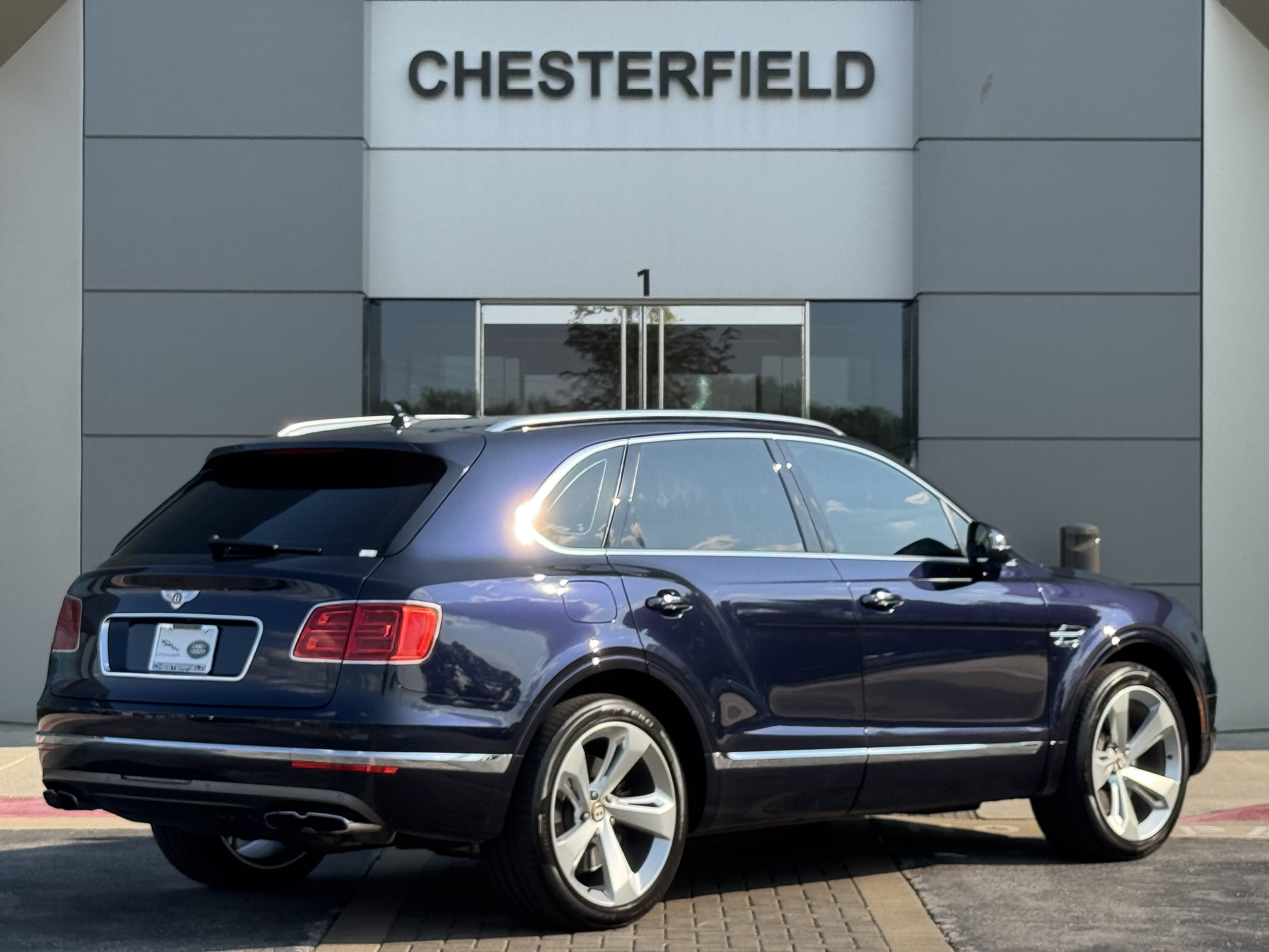 Used 2019 Bentley Bentayga AWD/4WD image 2