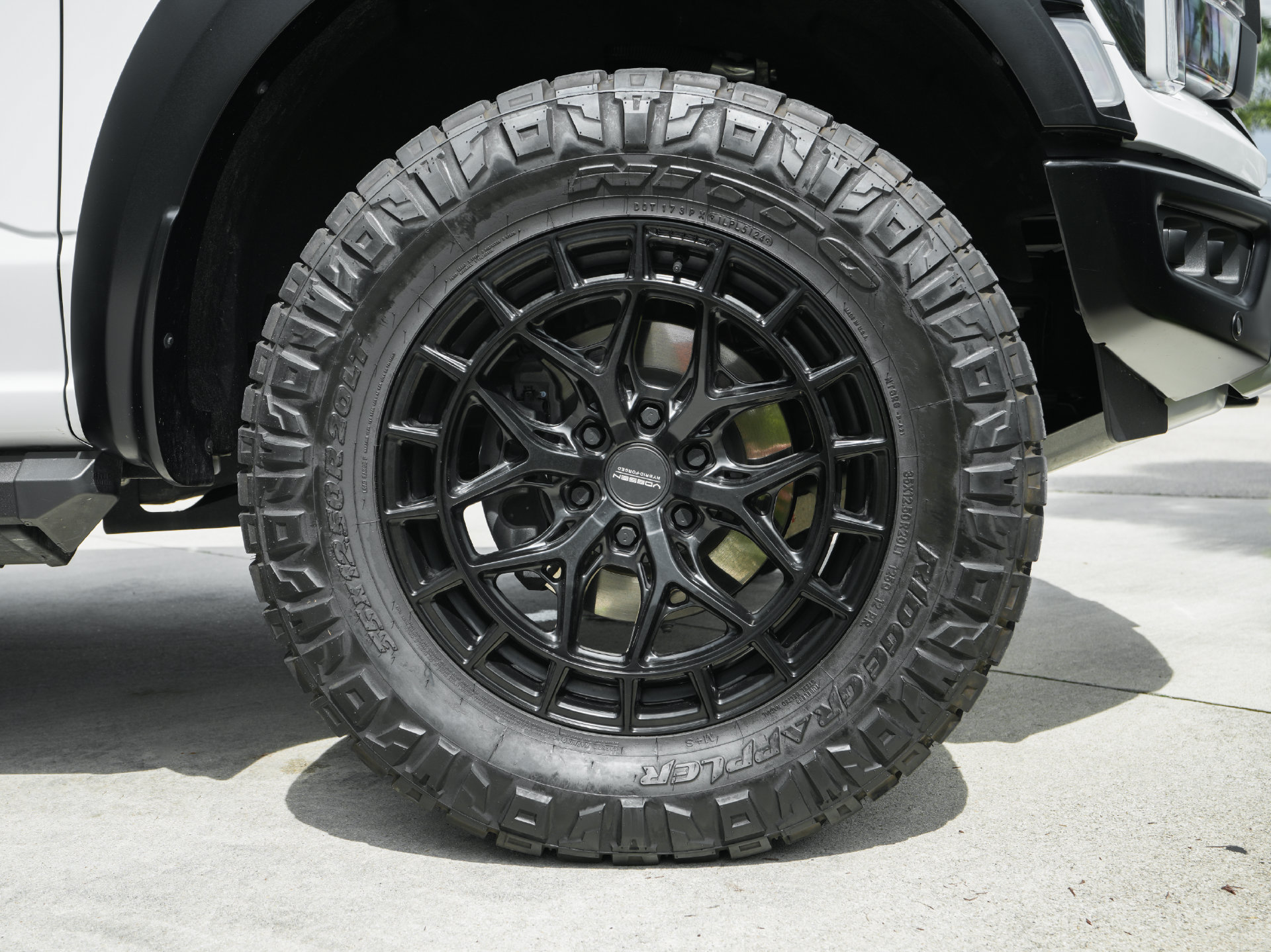 Used 2025 Ford F150 Raptor AWD/4WD image 37