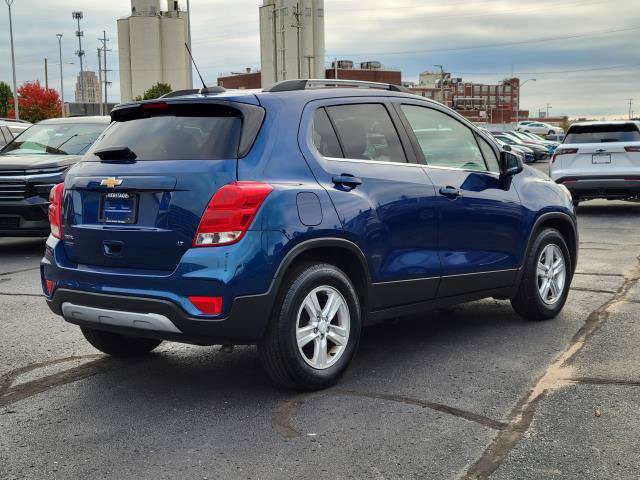 Used 2020 Chevrolet Trax LT FWD image 2
