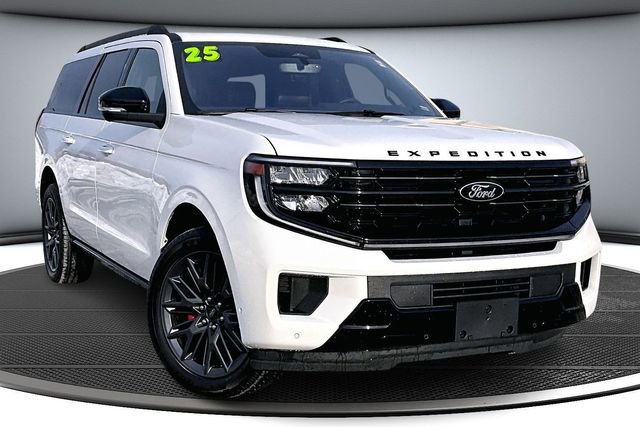 Used 2025 Ford Expedition Max Platinum w/ Stealth Performance Package image 3