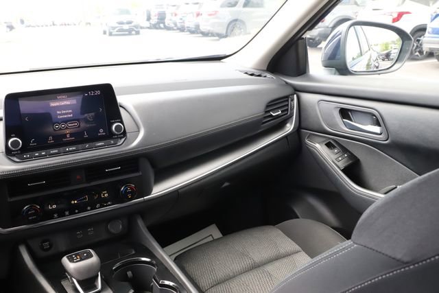 Used 2025 Nissan Rogue SV AWD/4WD image 27